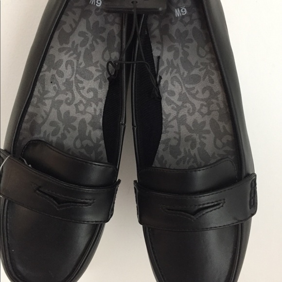 Women's Casual Slip-On Dress Shoe - Picture 5 of 8